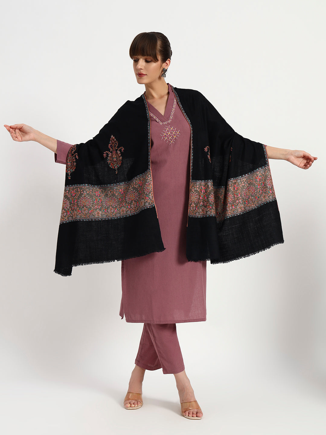 Women's Handcrafted Pashmina Sozni Palladaar Stole with Paisley Bootah Motifs