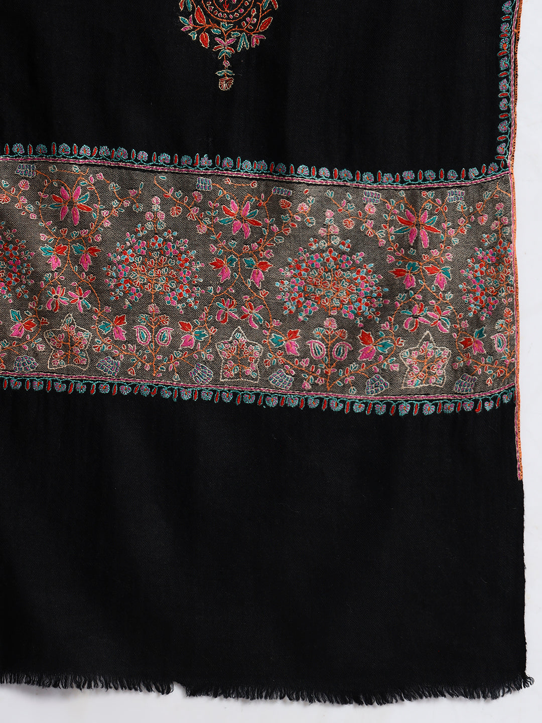 Women's Handcrafted Pashmina Sozni Palladaar Stole with Paisley Bootah Motifs