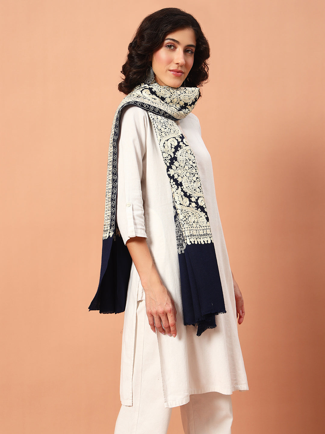 Tilism Embroidered Woolen Stole