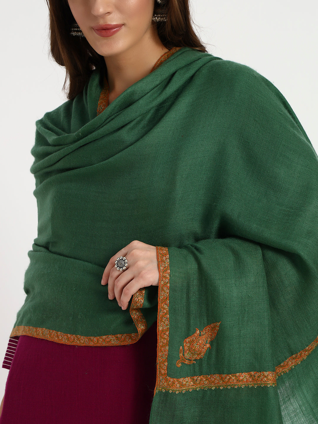 Women's handcrafted Pashmina Sozni Hashidaar Shawl