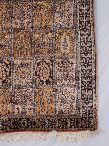 Persian Hand-knotted Carpet Rug
