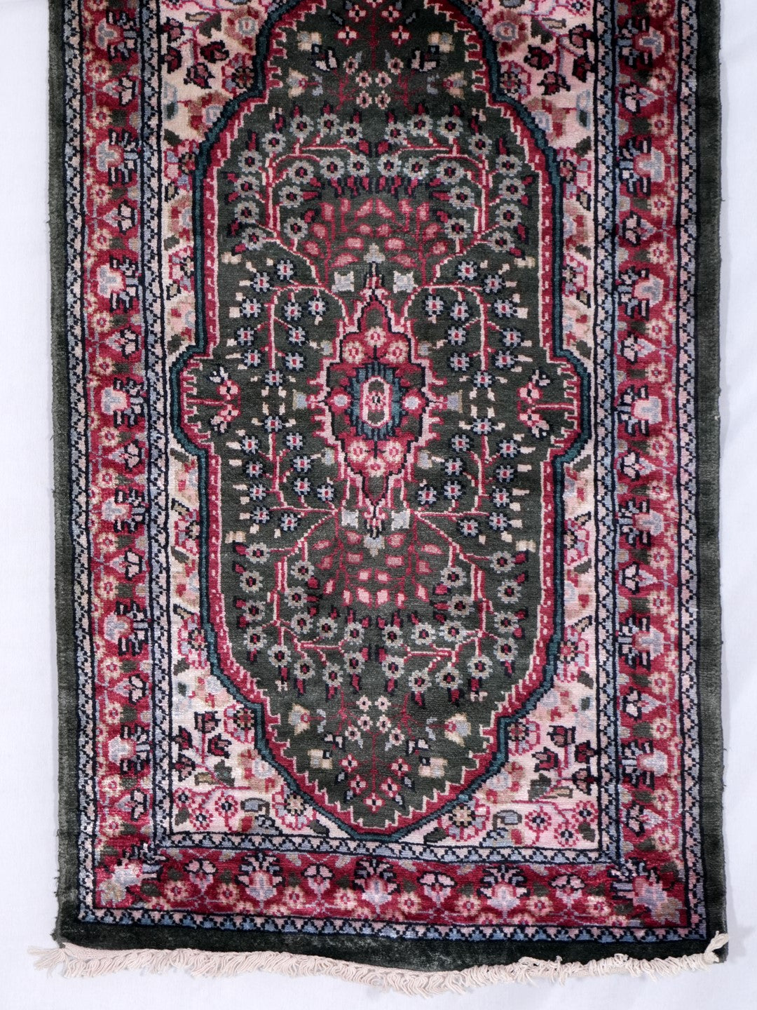 Persian Hand-knotted Carpet Rug