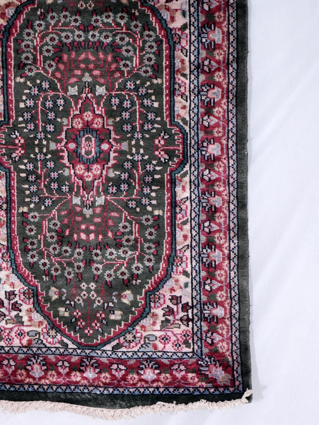 Persian Hand-knotted Carpet Rug
