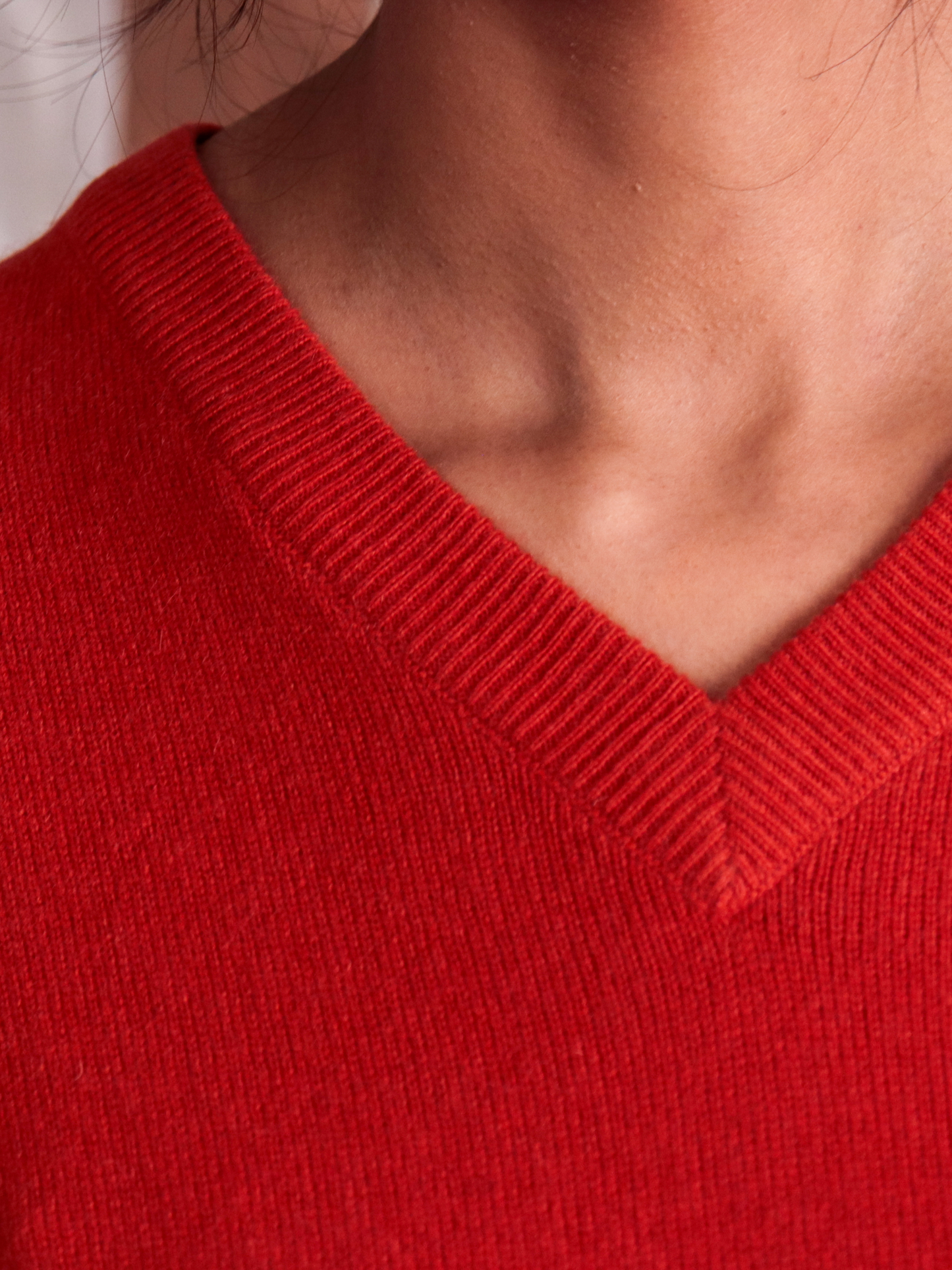 Women's V-Neck Cashmere Sweater