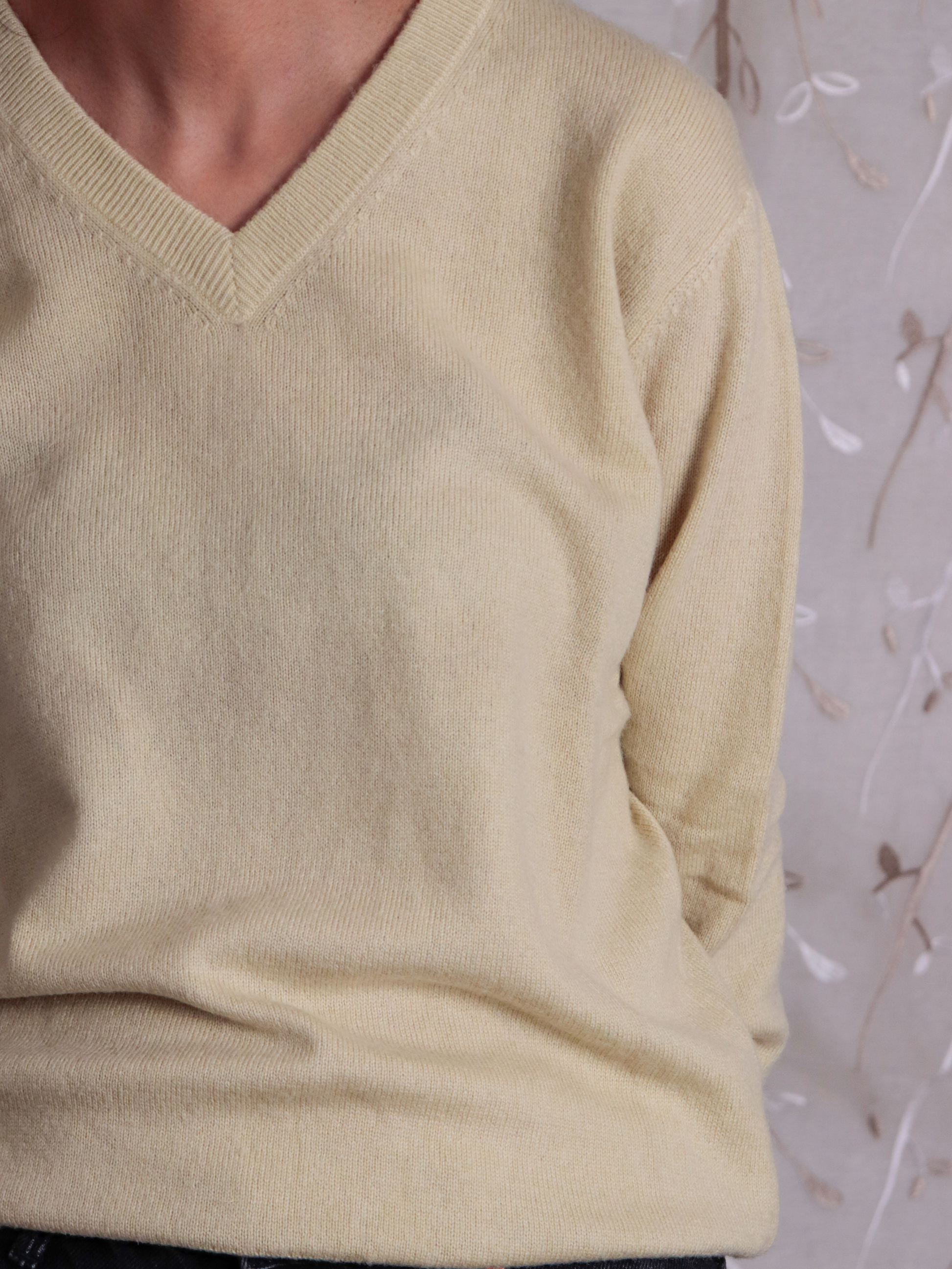 Women's V-Neck Cashmere Sweater